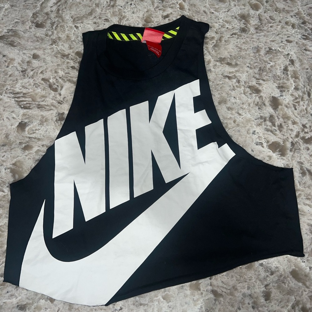 Great Nike shirt for workouts.